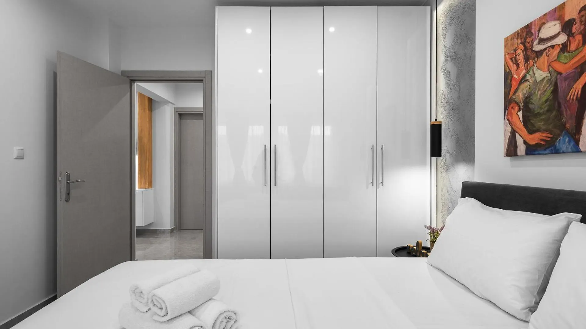 Wood N White, Nilie Hospitality Mgmt Apartment Thessaloniki Greece